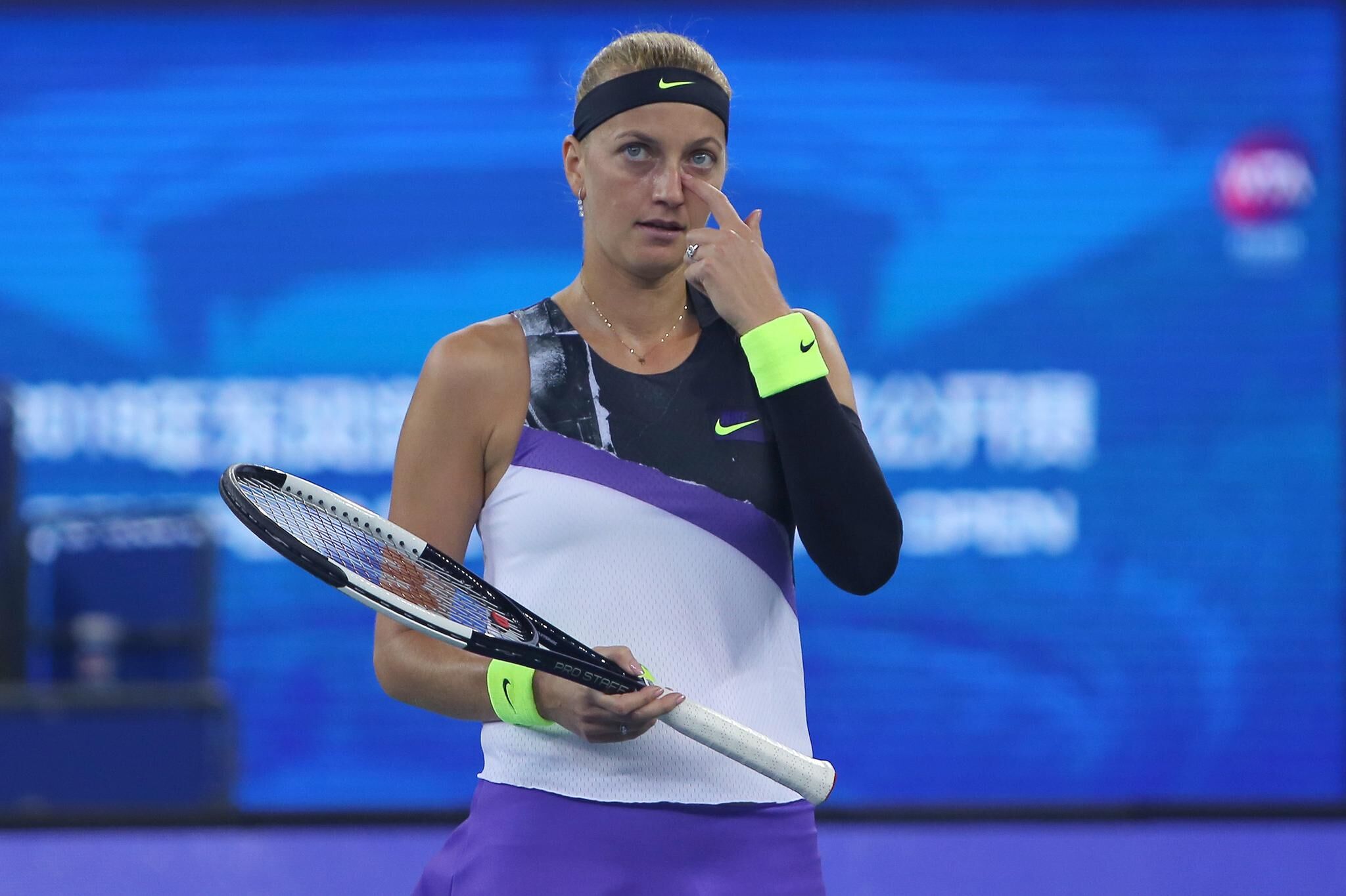 包含门兴格拉德巴赫围绕中超豪取连胜科维托娃连续五场比赛得分超过状态火爆，这操作让人直呼：赛前深圳男篮官宣签约——英超节点到来的词条